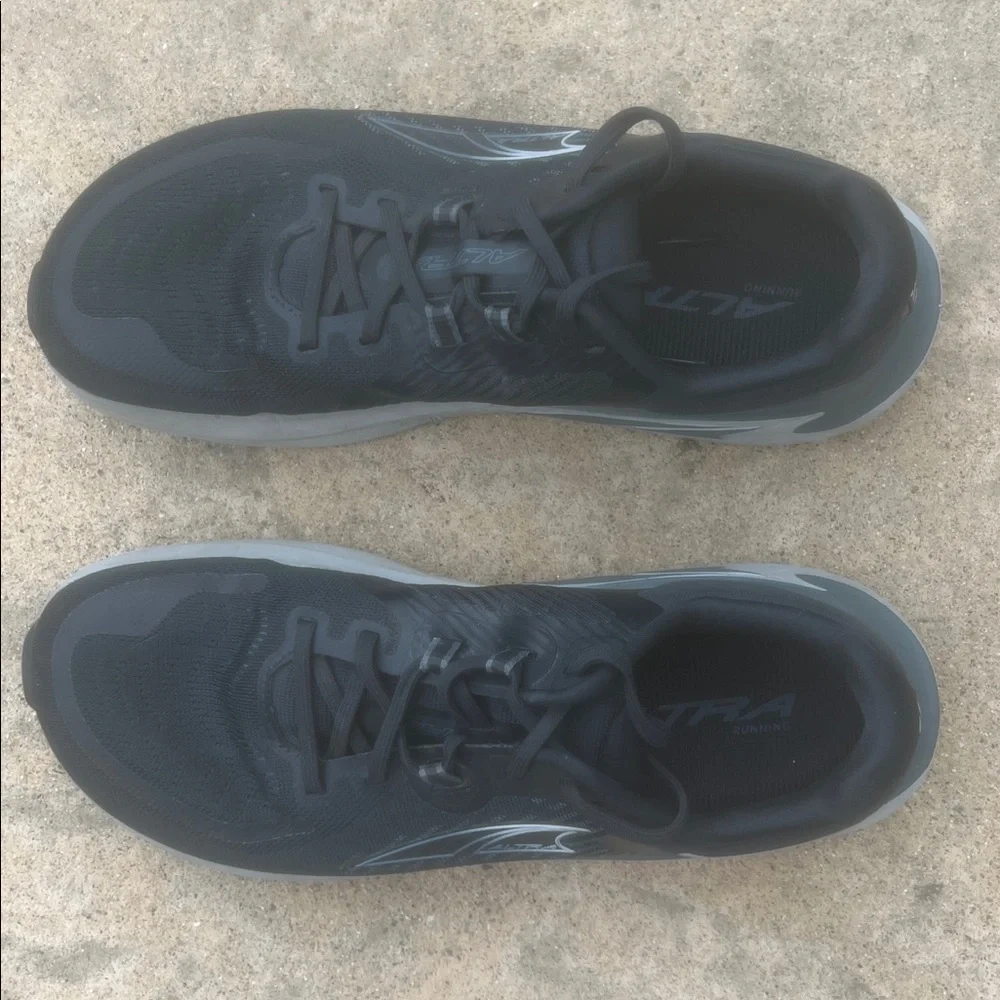 Altra Paradigm 7 Women's Dark Green Running Sneakers Size 9
